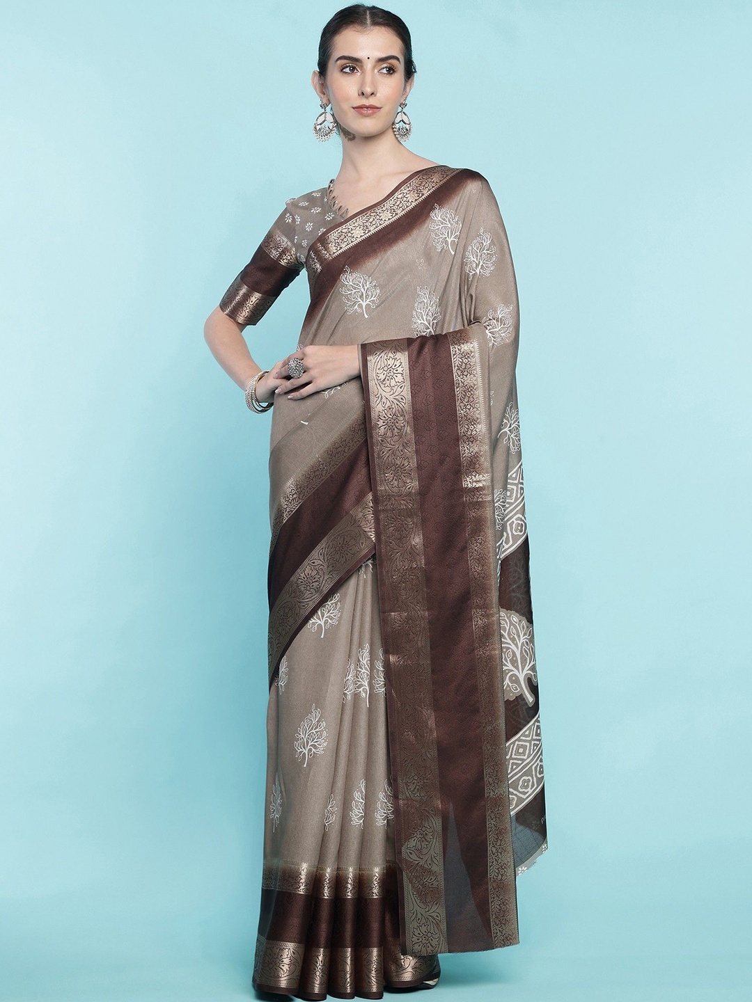 

DIVASTRI Ethnic Motifs Printed Saree, Beige