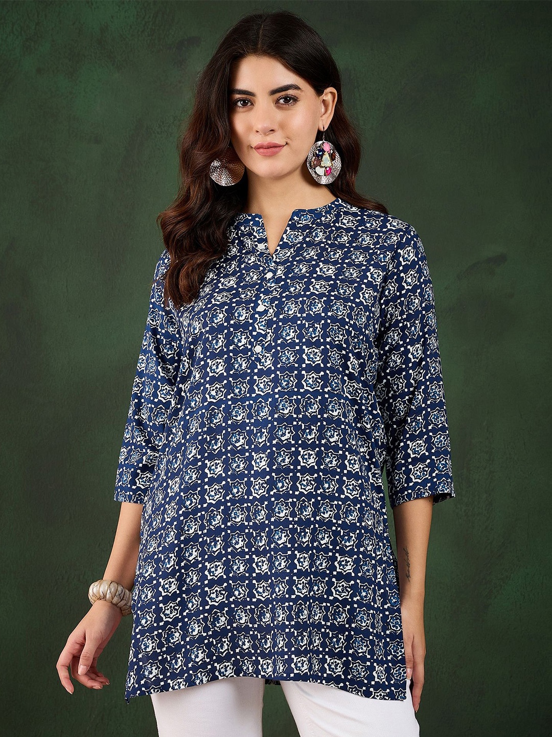 

BANDIA Women Floral Printed V-Neck Top, Blue