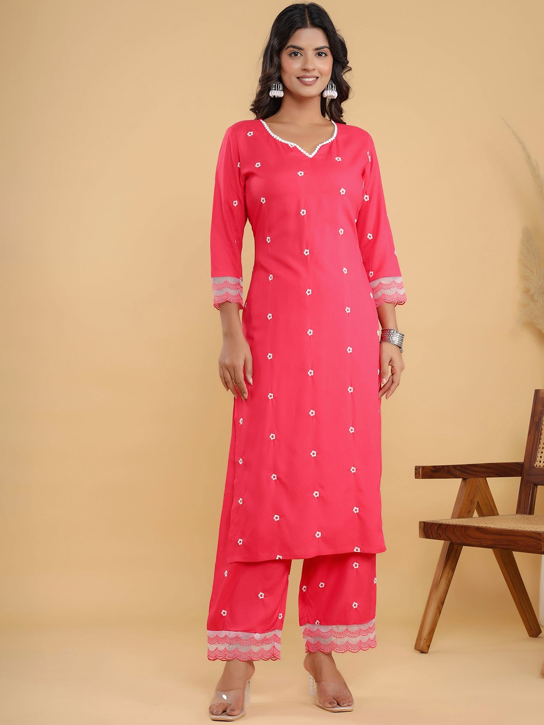 

Neemiya Floral Embroidered Thread Work Notched Round Neck Straight Kurta with Trousers, Peach