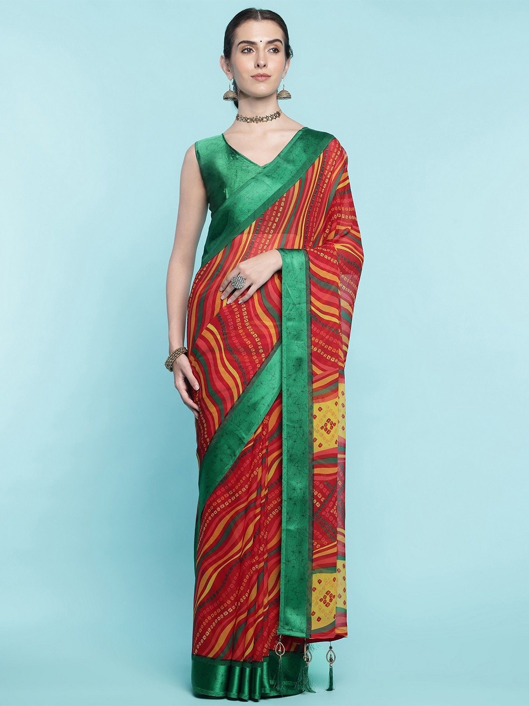 

DIVASTRI Printed Leheriya Saree, Maroon