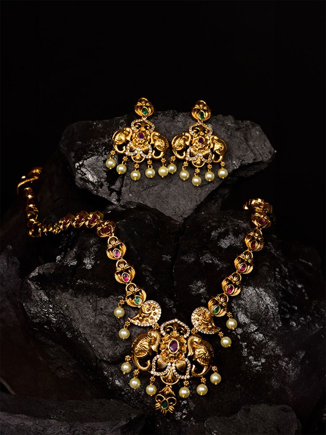 

SHARLEEZ Gold-Plated Kundan-Studded & Beaded Temple Floral Leaf Jewellery Set