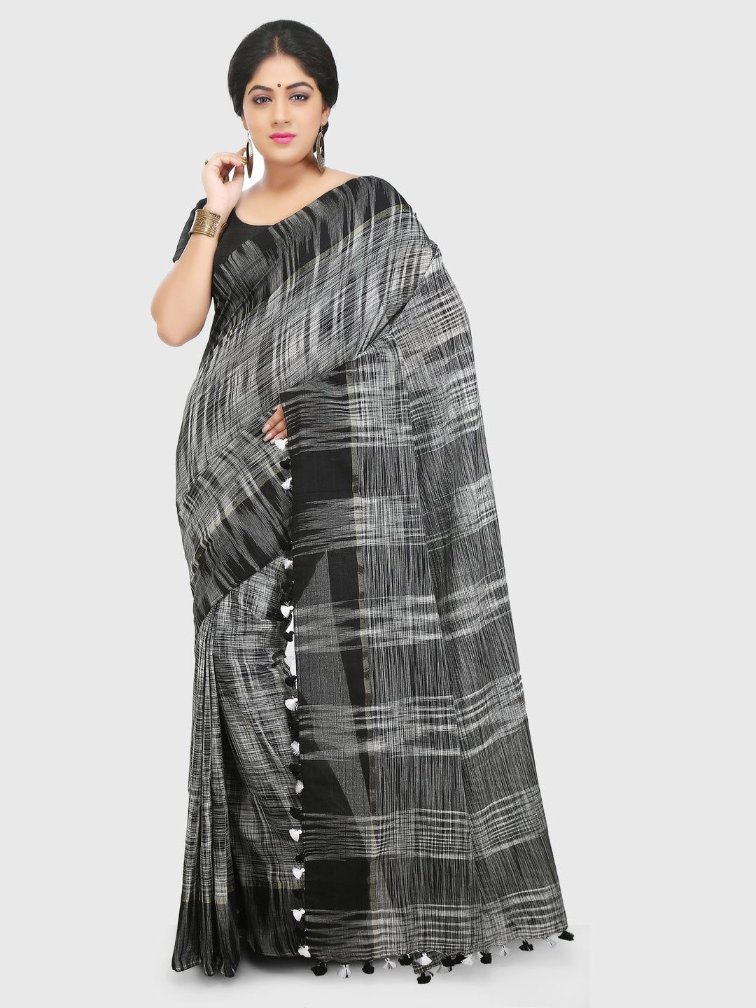 

Crochetin Woven Design Saree, Black