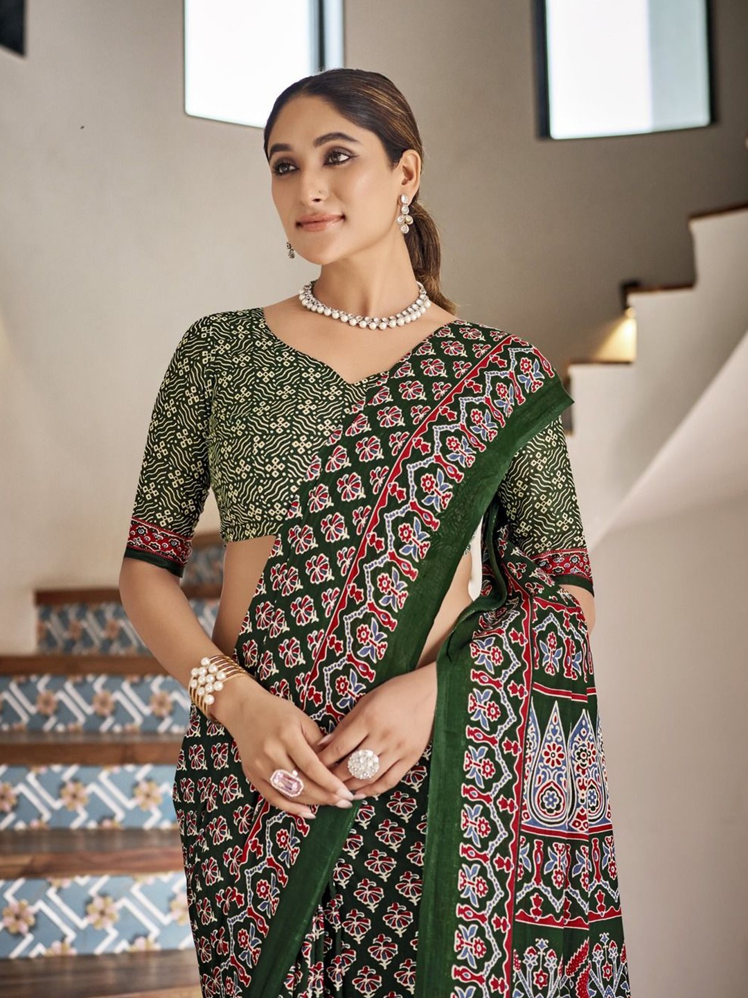 

Anouk Ethnic Motifs Printed Pure Cotton Bagru Saree, Green