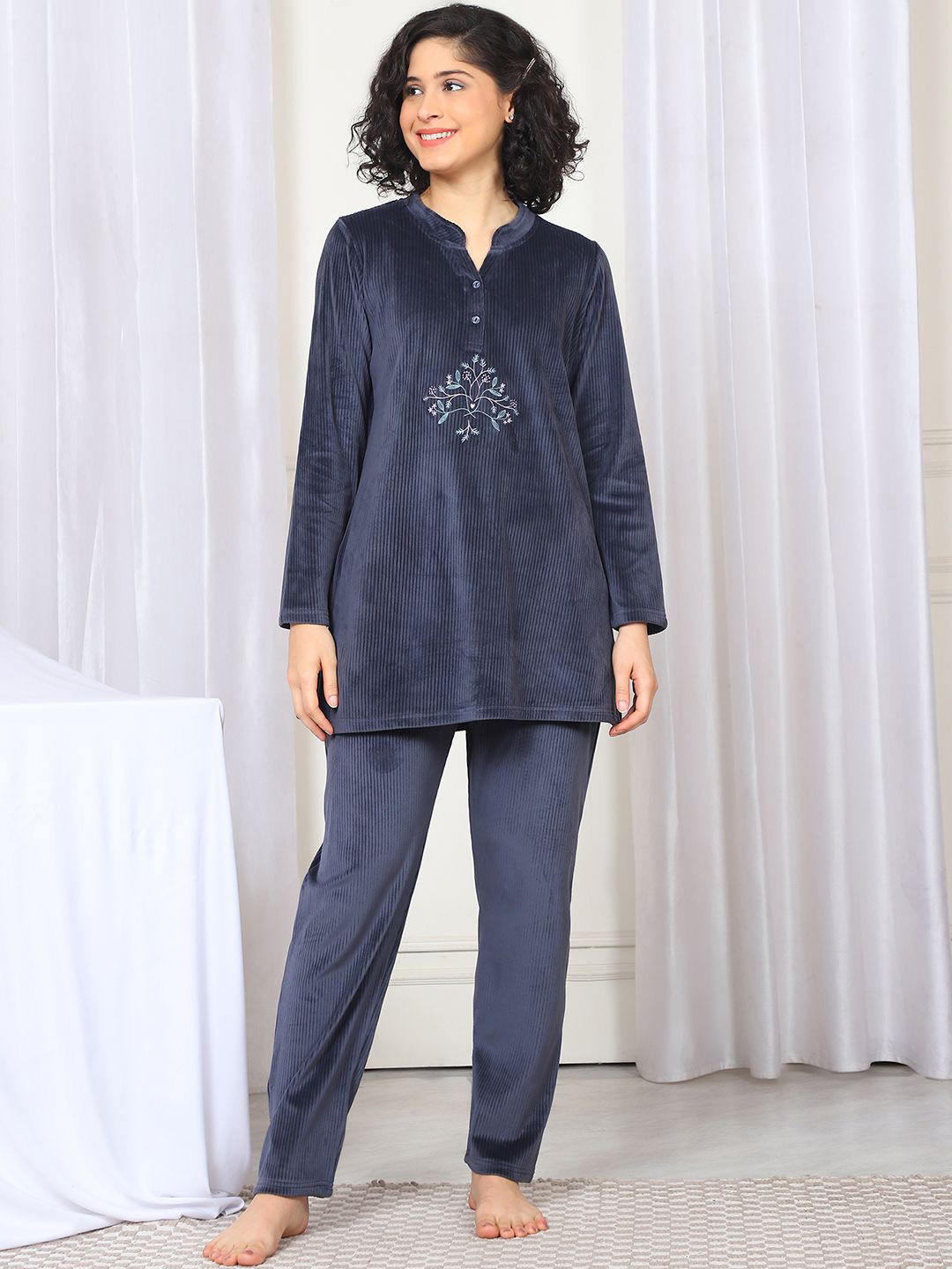 

Kanvin Women Printed Mandarin Collar Long Sleeves Night suit, Blue