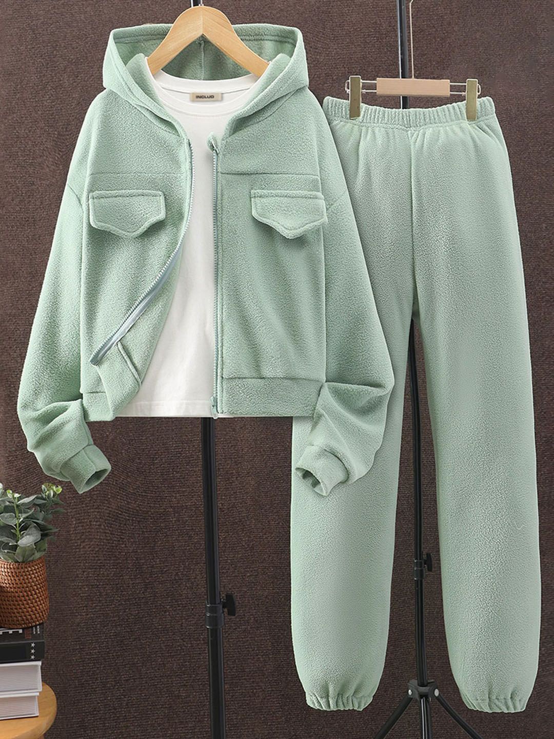 

INCLUD Girls hooded Long Sleeves Sweatshirt With Jogger, Green