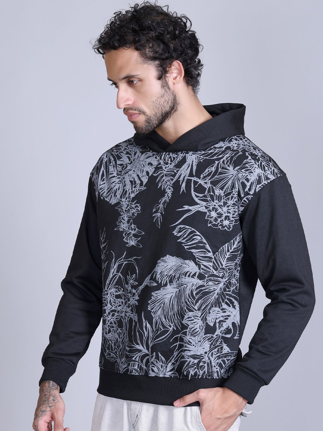

Obaan Men Printed Hooded Long Sleeves Pullover Sweatshirt, Black