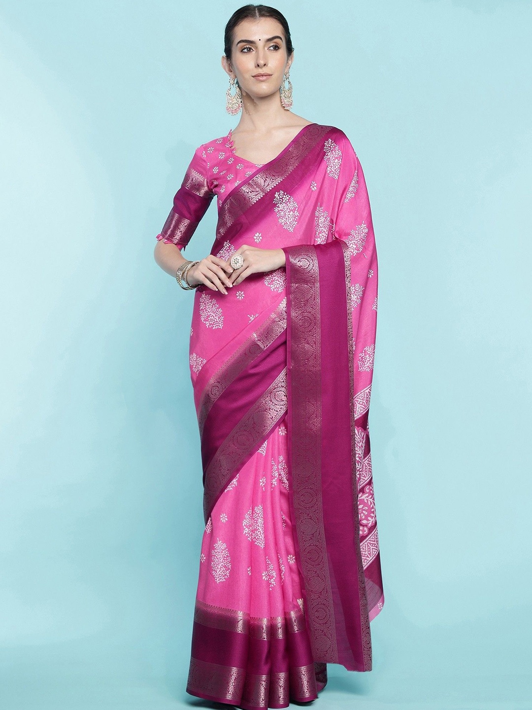 

DIVASTRI Ethnic Motifs Printed Saree, Pink