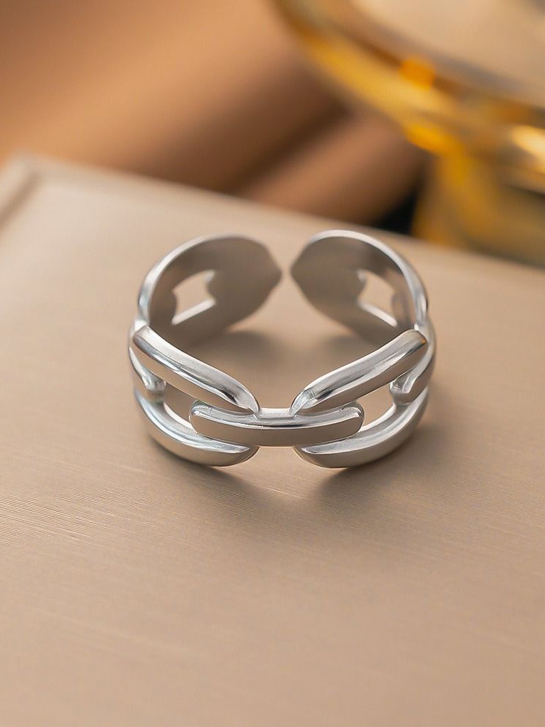 

MYKI Snazzy Stainless Steel Silver-Plated Finger Ring