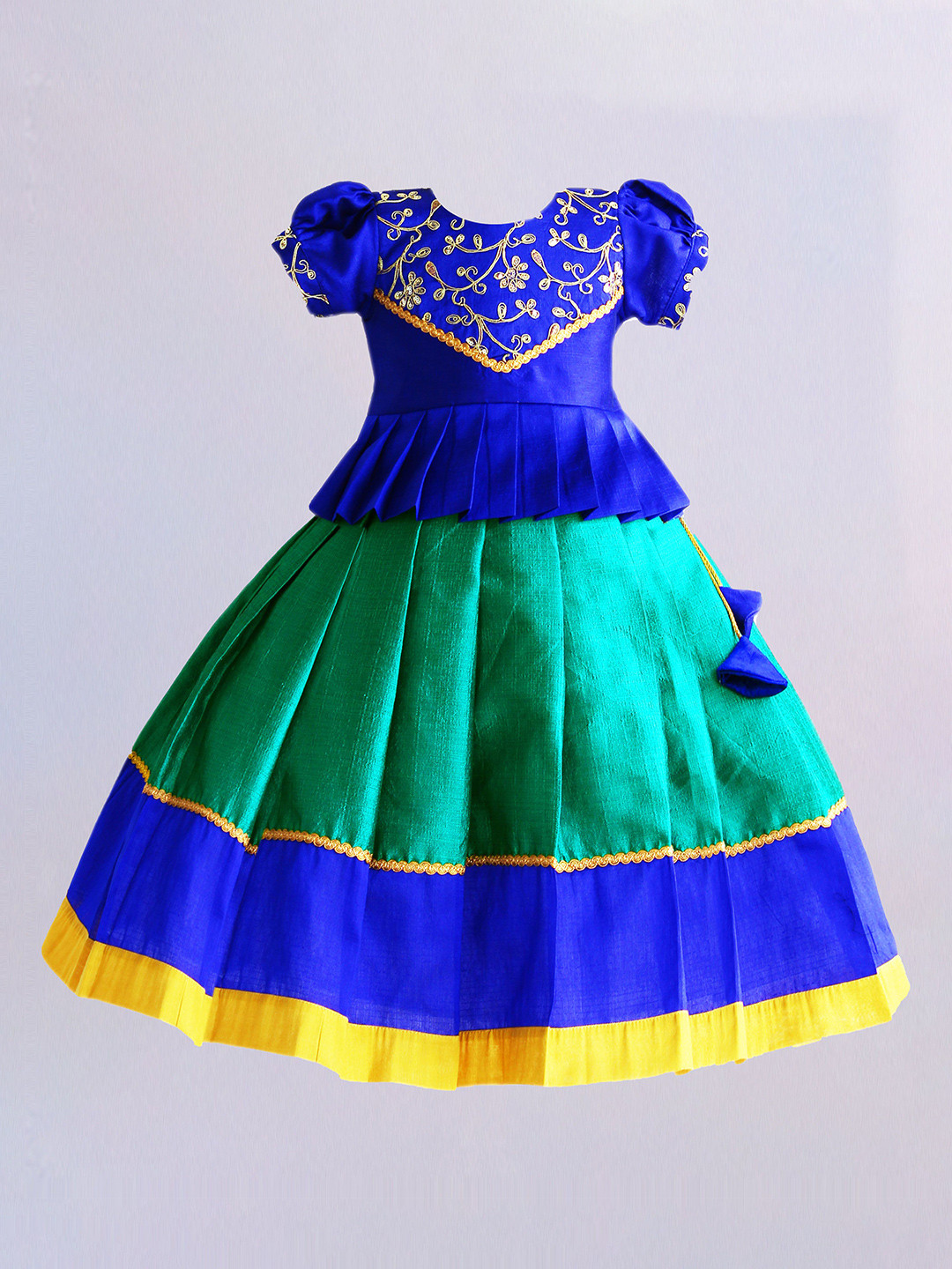

STANWELLS KIDS Girls Embroidered Ready to Wear Lehenga & Choli, Green