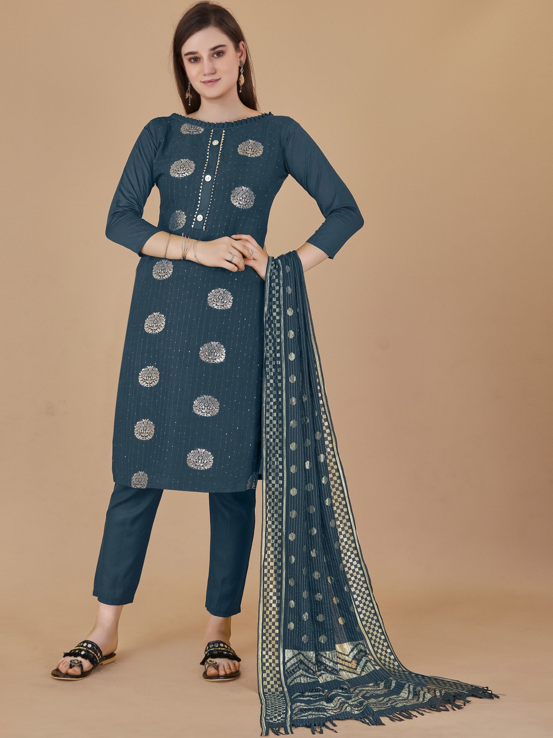 

Maroosh Embellished Unstitched Dress Material, Turquoise blue