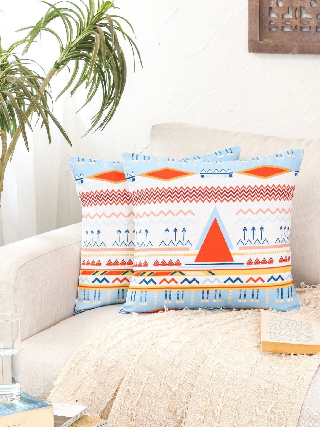 

HOMPRIN White & Orange 2 Pieces Geometric Printed Square Cushion Covers