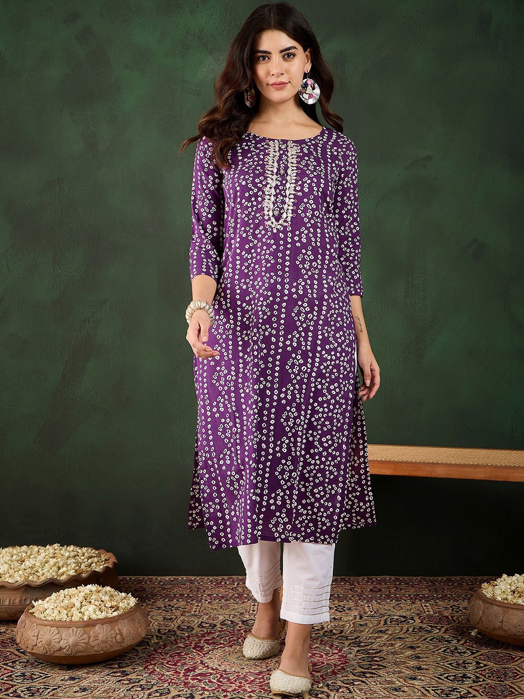 

BANDIA Round Neck Bandhani Printed Straight Cotton Kurta, Purple