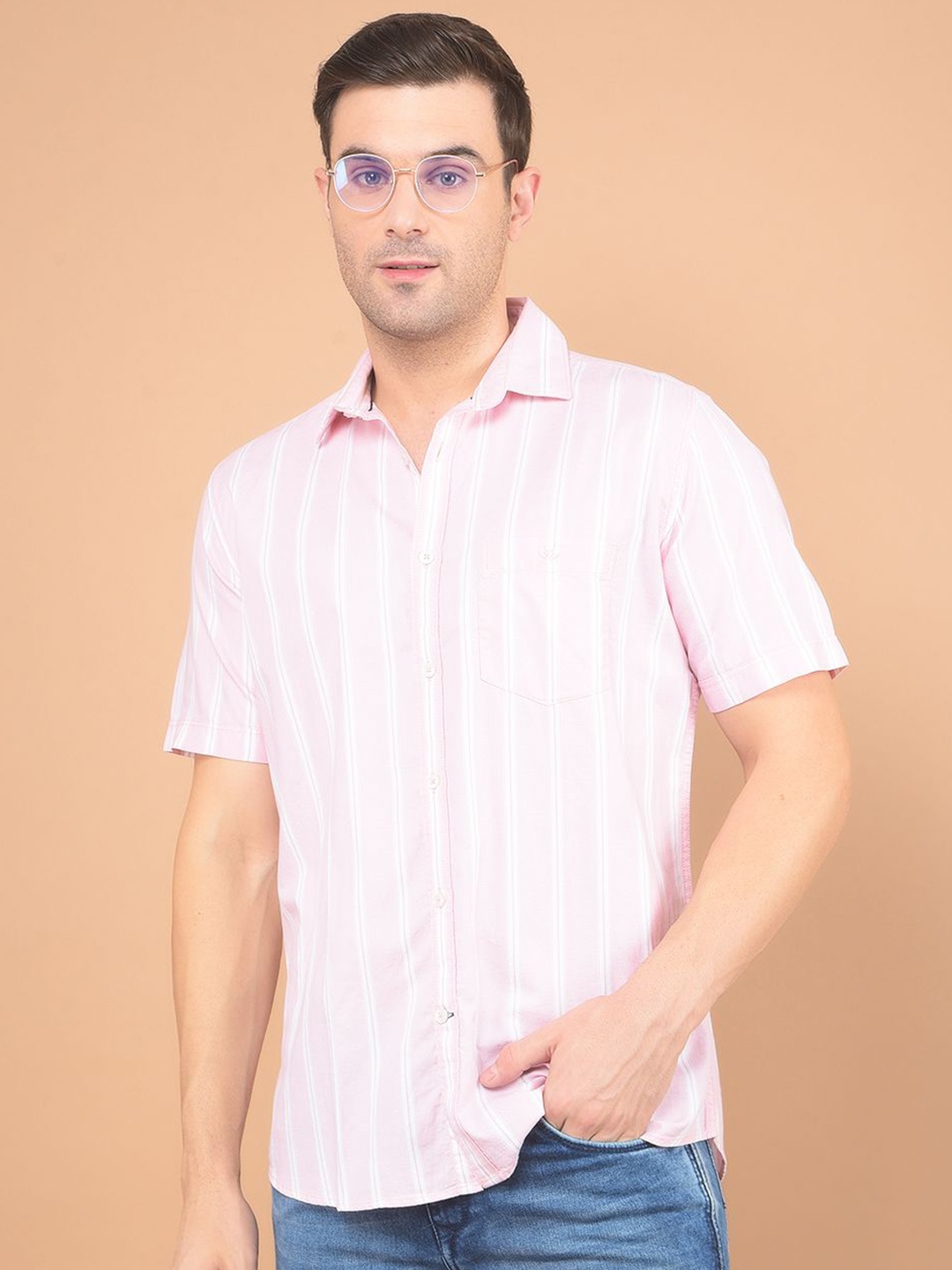 

Crimsoune Club Men Classic Spread Collar Vertical Striped Cotton Slim Fit Casual Shirt, Pink