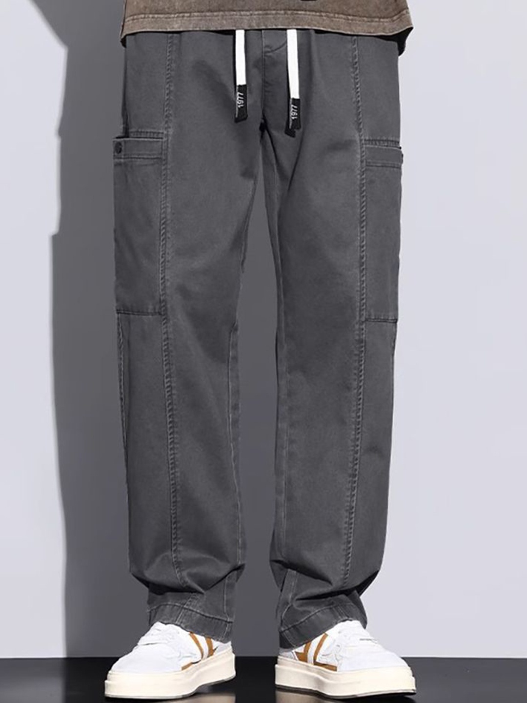 

StyleCast x Revolte Men Straight Fit Mid-Rise Cargos Trousers, Grey