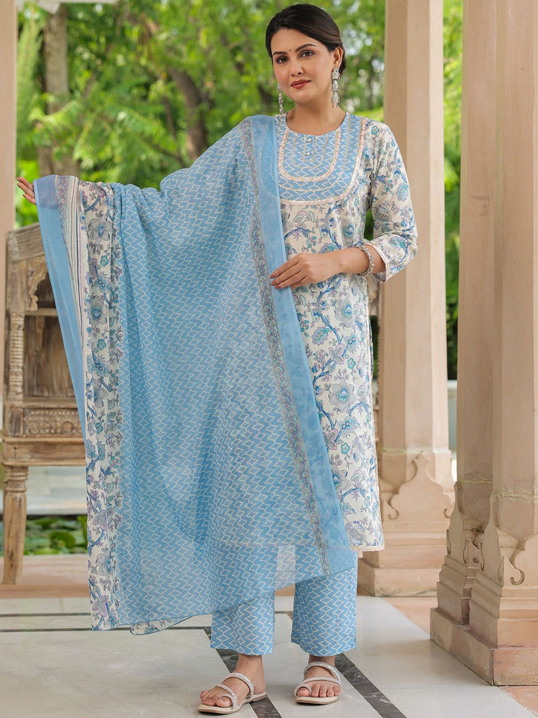 

Aramya Floral Printed Pure Cotton Straight Kurta With Trouser & Dupatta, Blue