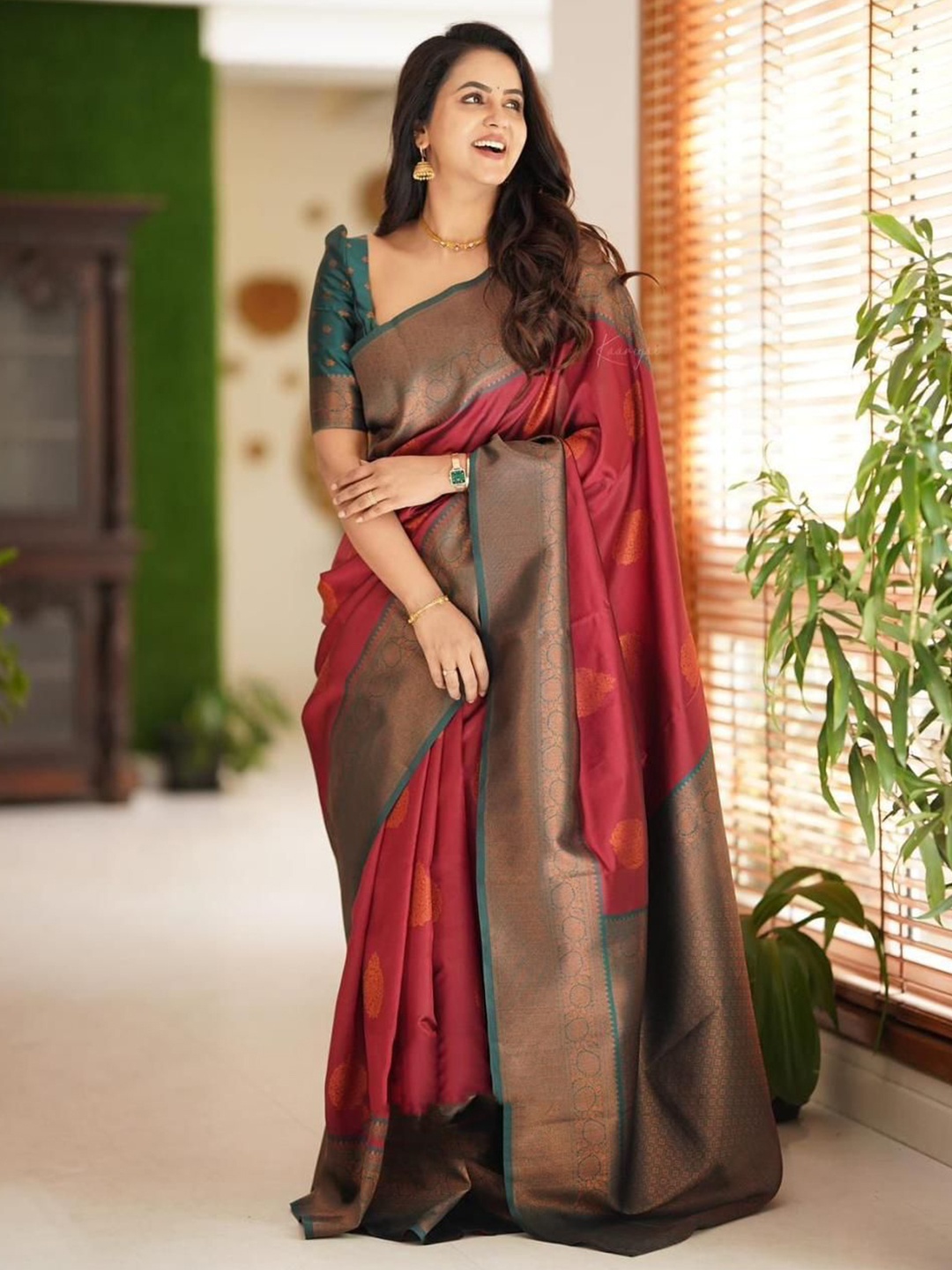 

Visit Wear Woven Design Zari Pure Silk Banarasi Saree, Red