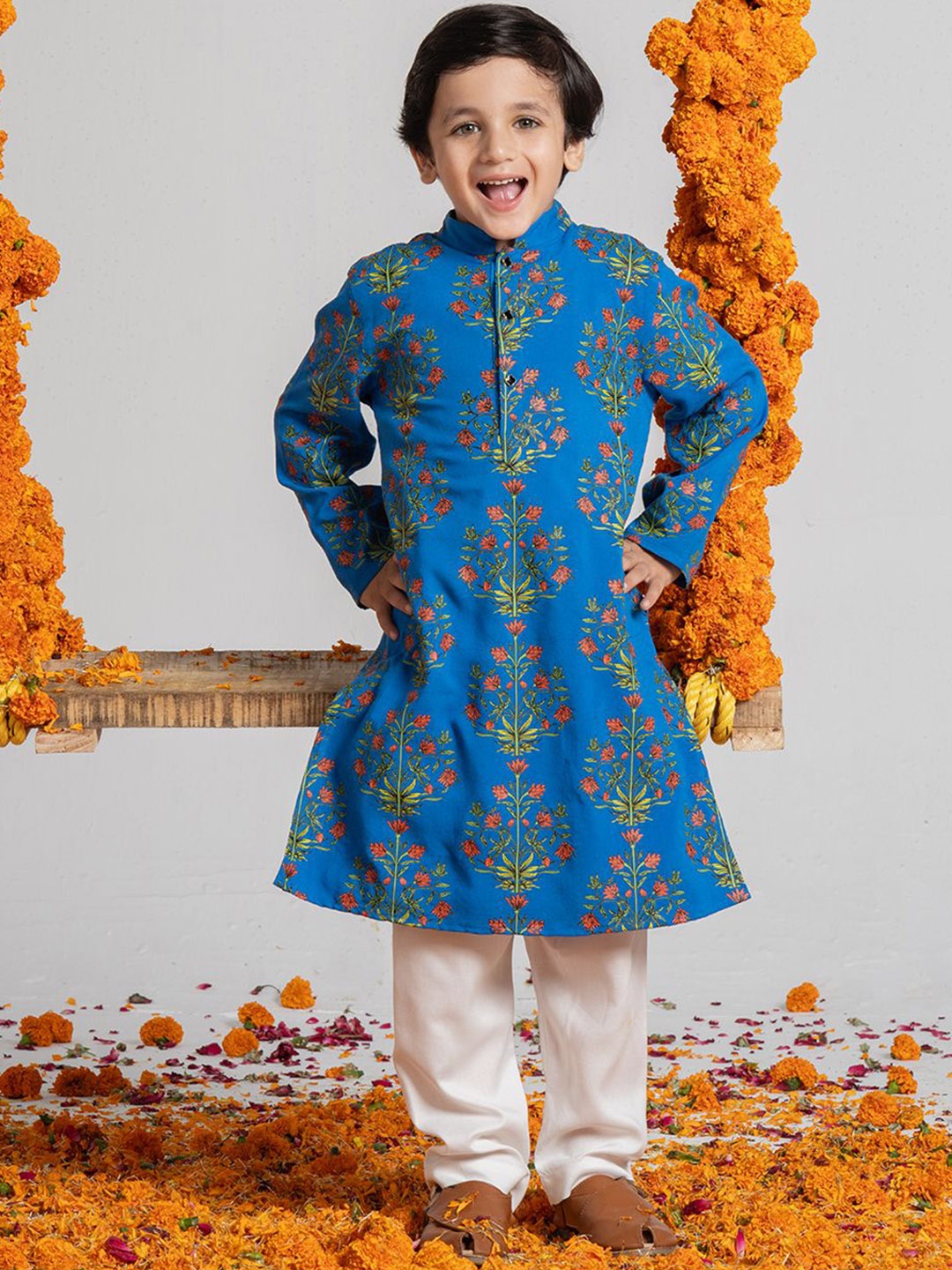 

SPUNKIES Boys Floral Printed Mandarin Collar Straight Kurta With Pyjamas, Blue