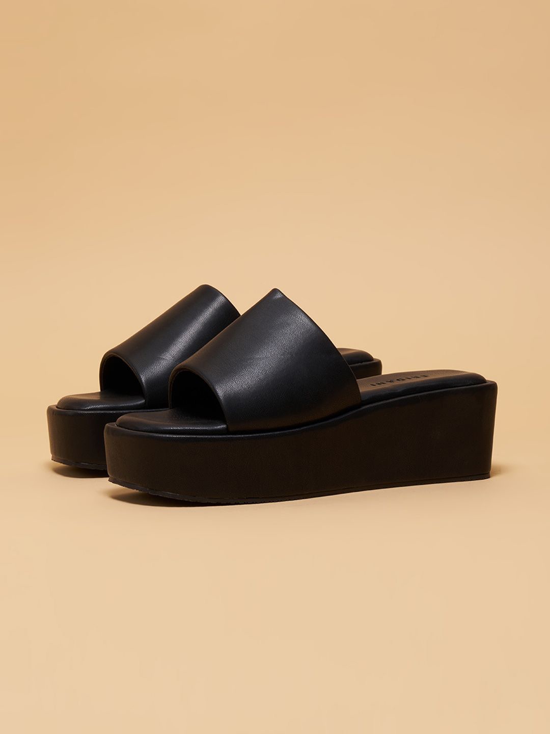 

ERIDANI Tory Casual Wedges, Black
