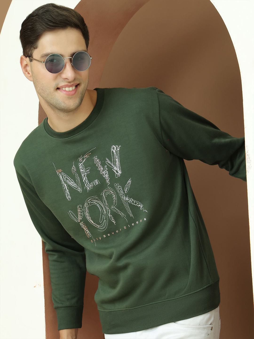 

MACK JONNEY Men Graphic Printed Round Neck Sweatshirt, Green