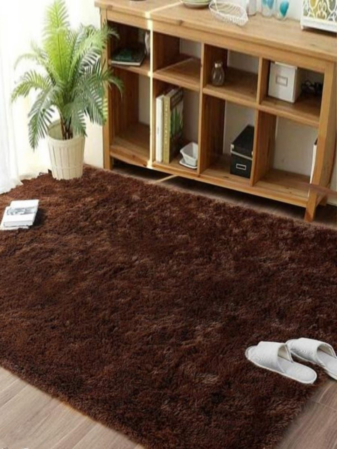 

Samjeeda Handloom carpets Red Geometric Anti-Skid Woollen Carpet