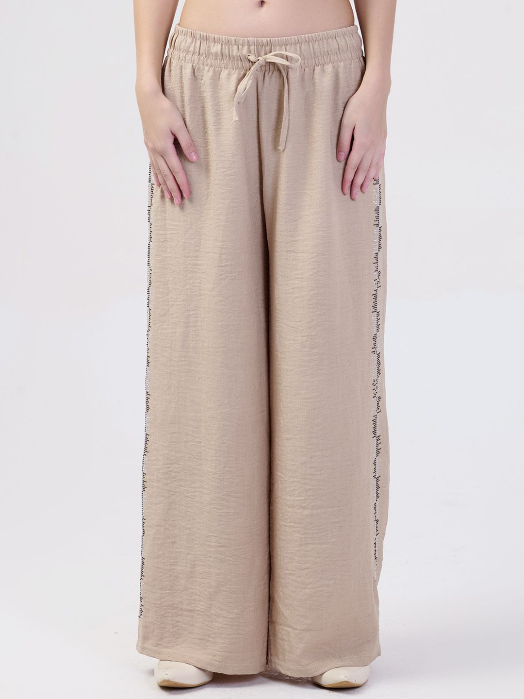 

Albion By CnM Women Mid-Rise Wide-Leg Trousers, Beige