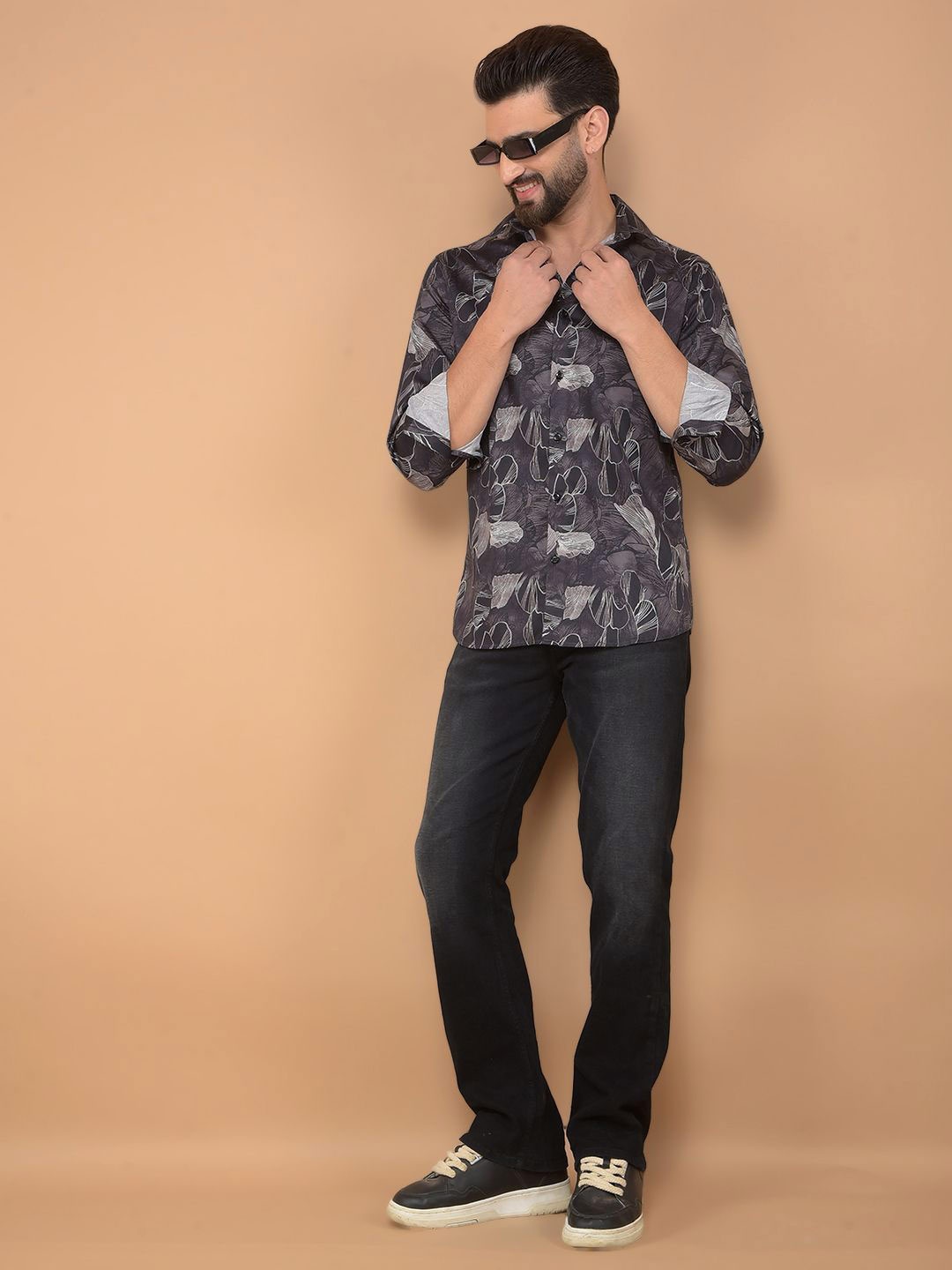 

Crimsoune Club Men Classic Spread Collar Abstract Printed Cotton Casual Shirt, Grey