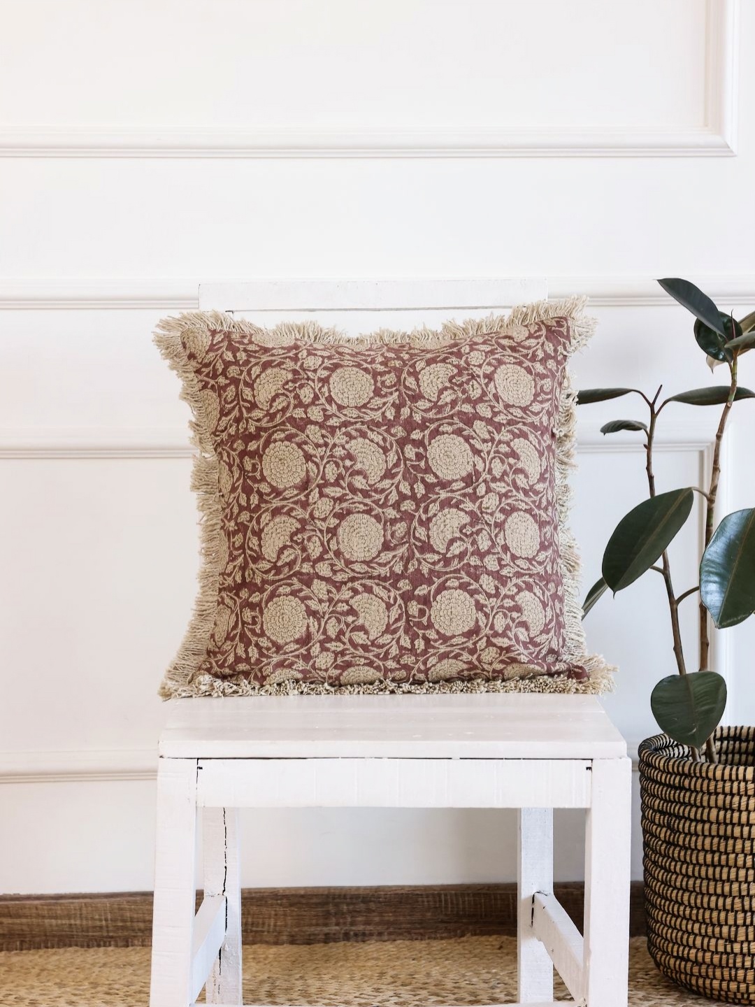 

Aura Maroon & Gold-Toned Set of 2 Floral Velvet Square Cushion Covers