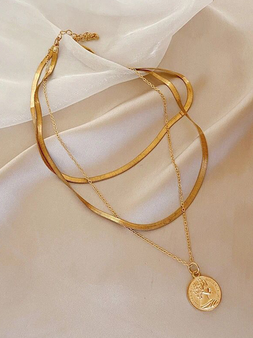 

YU FASHIONS Gold-Plated Layered Necklace