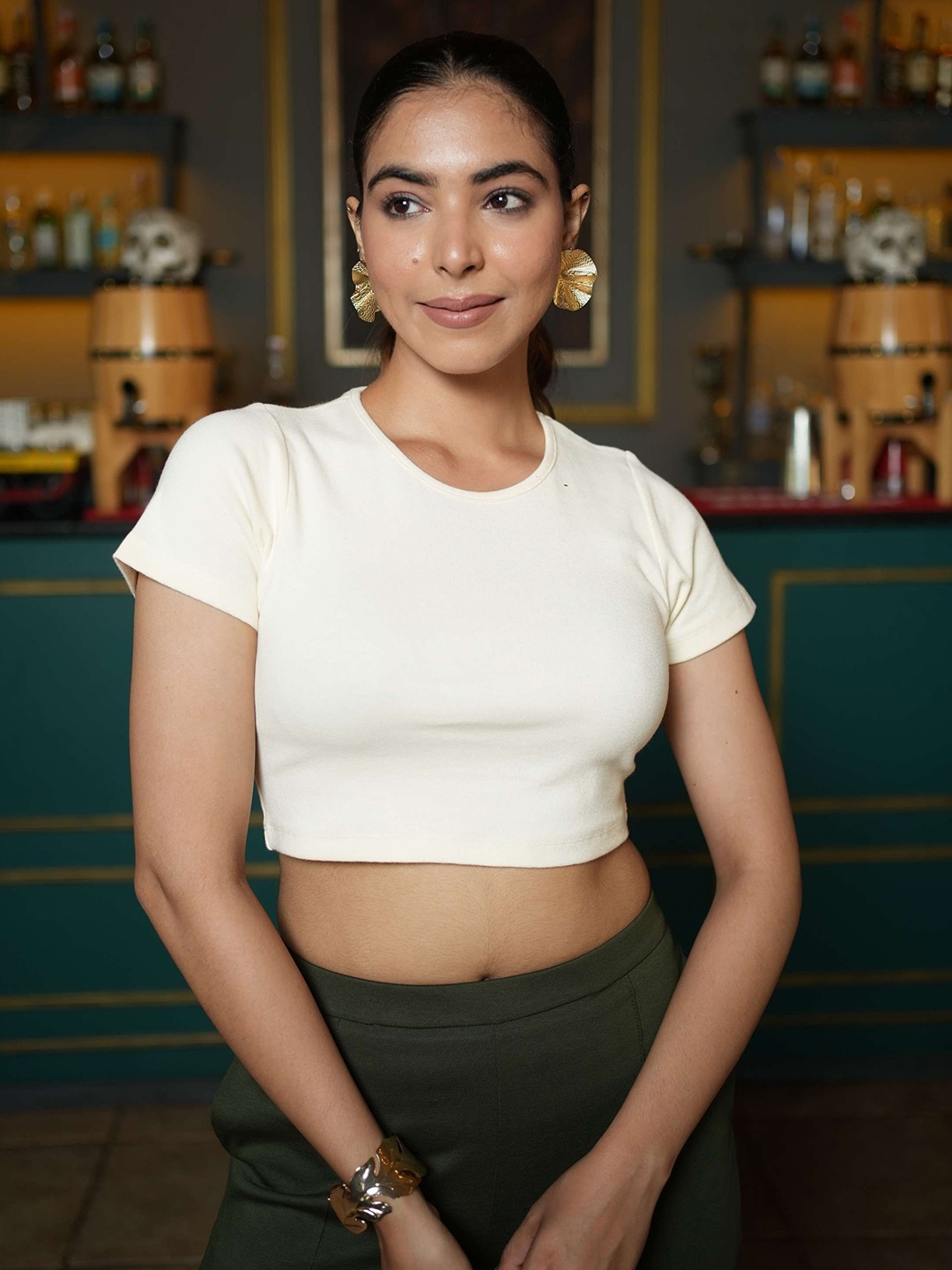 

Mlada Short Sleeves Regular Round Neck Crop Top T-shirts, Off white