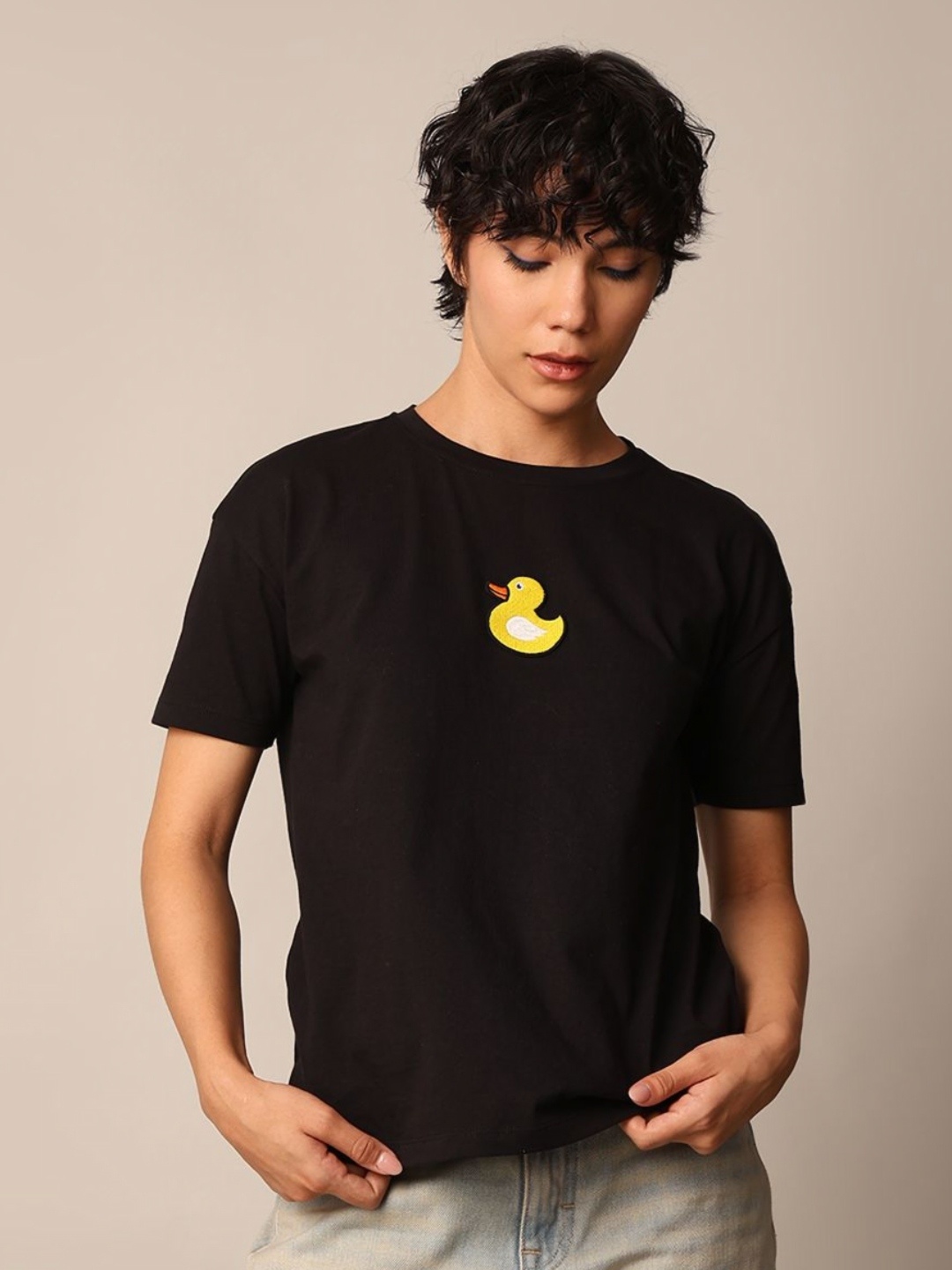 

ONLY Women Solid Round Neck Cotton T-shirt, Black