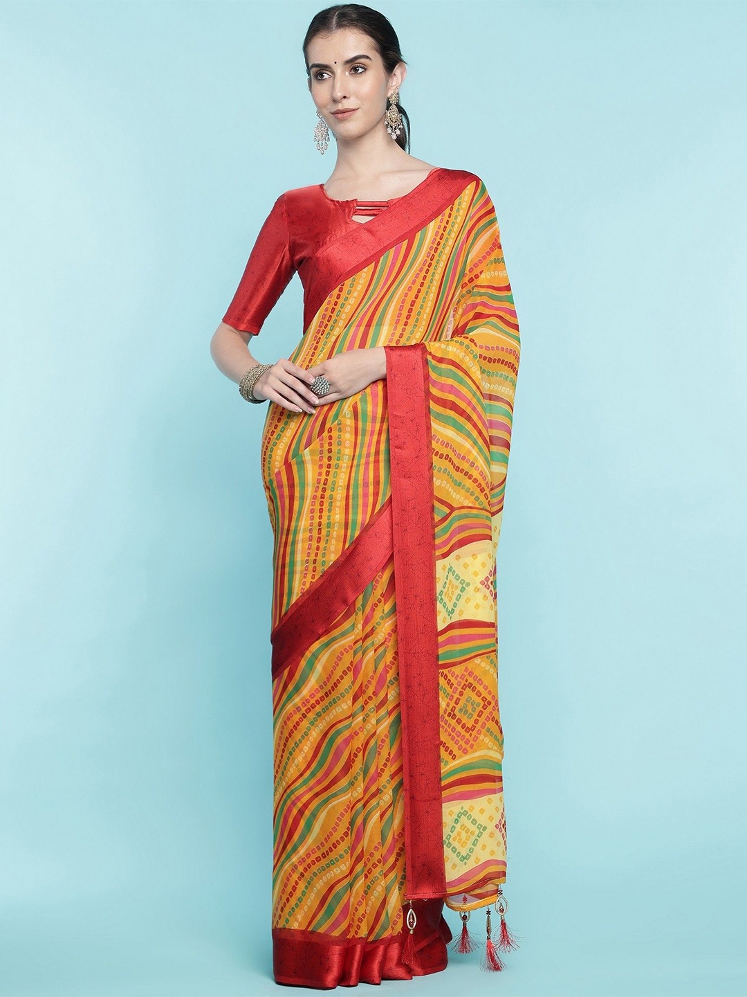 

DIVASTRI Leheriya Printed Saree With Blouse Piece, Yellow