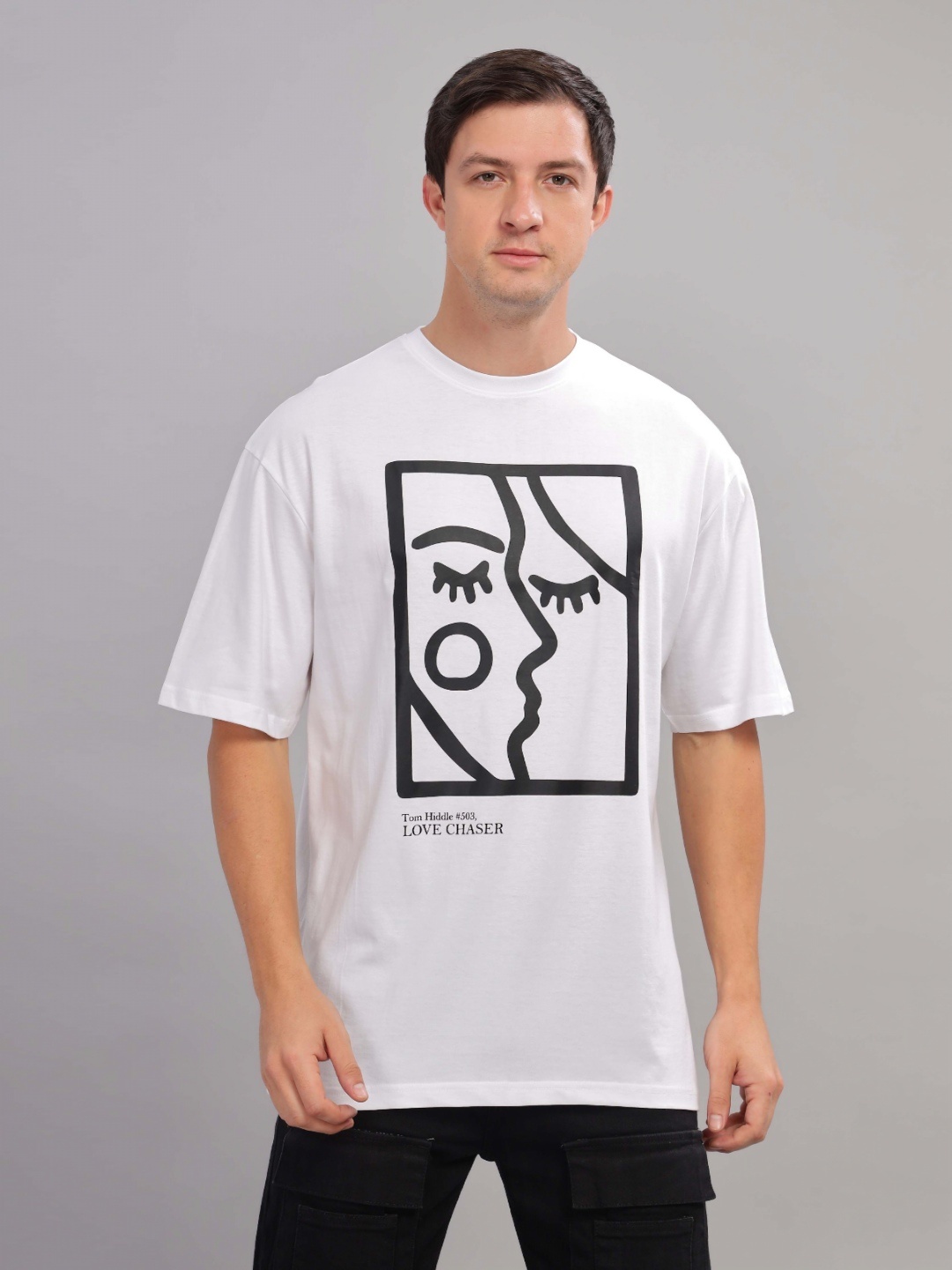 

TOMHIDDLE Men Typography Printed Applique T-shirt, White