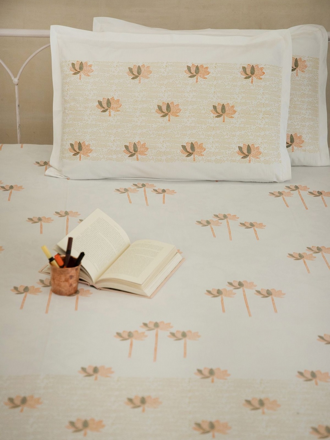 

ADYA White Floral Printed Pure Cotton 200 TC King Bedsheet Set 2.79 m x 2.54 m
