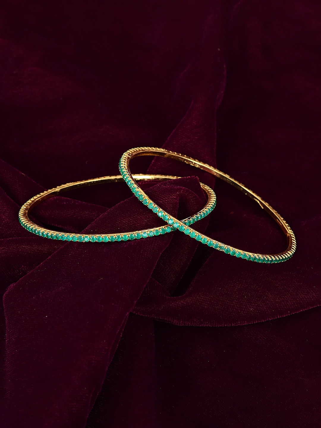 

MEMOIR Set Of 2 Gold Plated Emerald Stone Studded Bangles