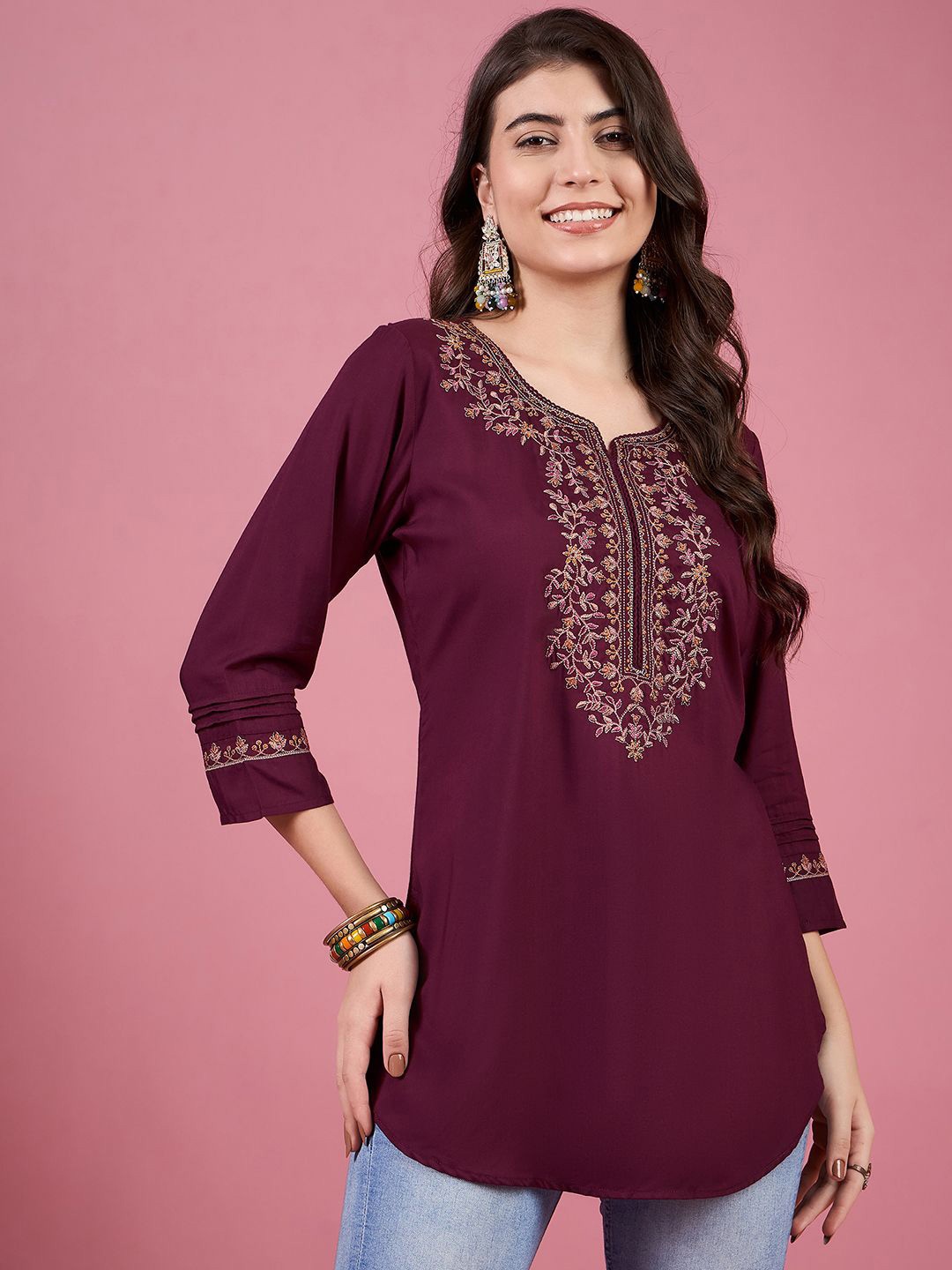 

Anouk Women Sweetheart Neck Woven Top, Maroon