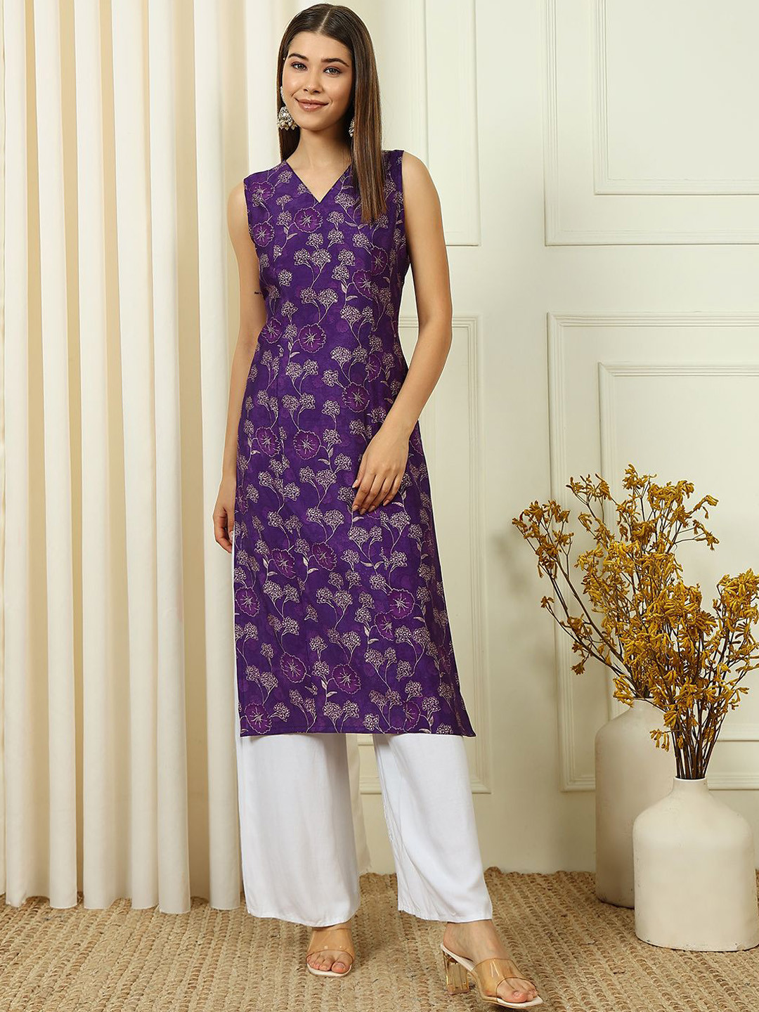 

Anouk Rustic Women Floral Printed Thread Work Kurta, Blue