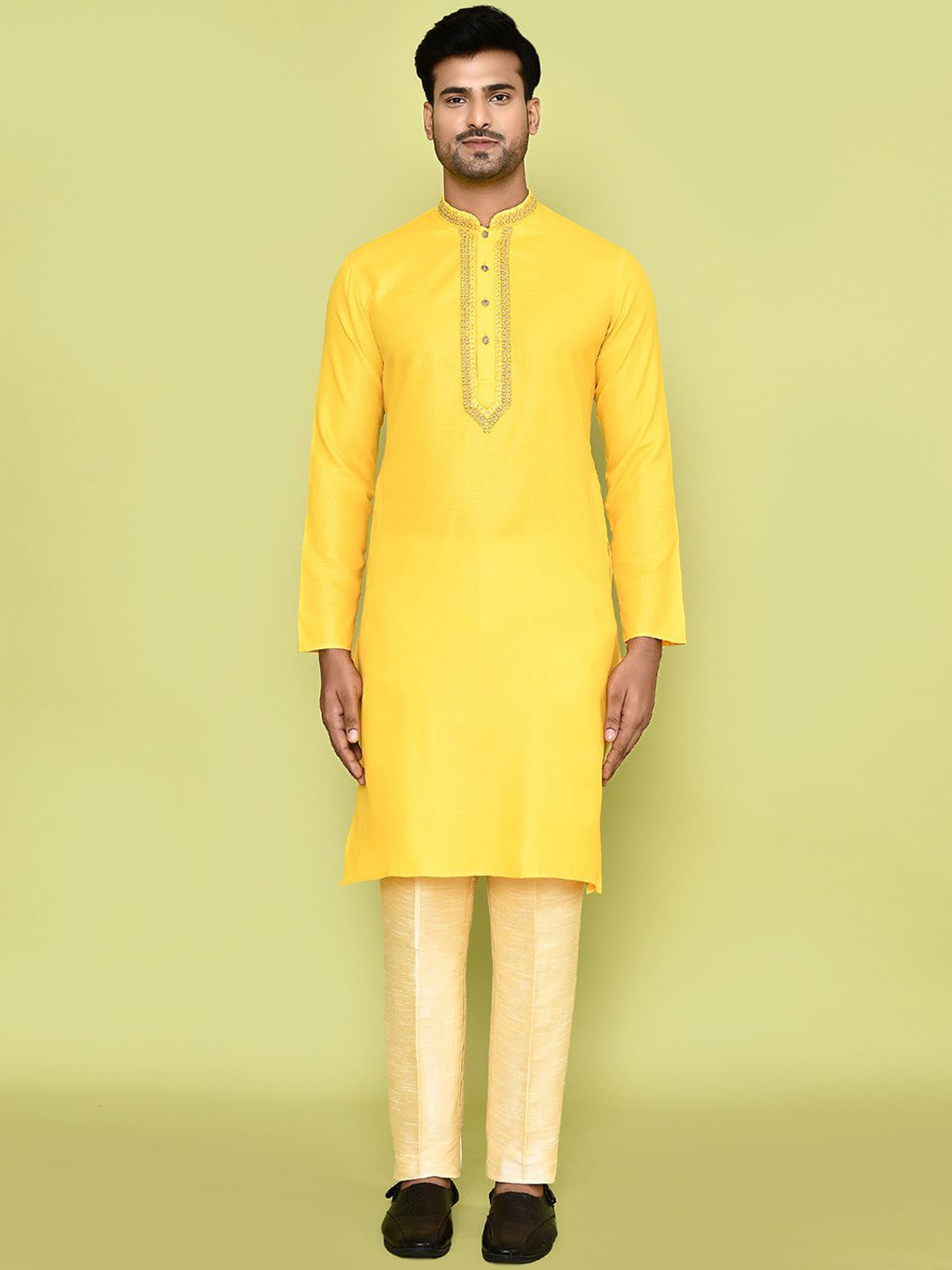 

Arihant Rai Sinha Mandarin Collar Straight Kurta With Trousers, Yellow