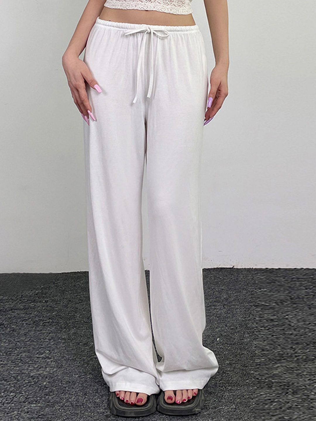 

LULU & SKY Women Loose Fit Trousers, White