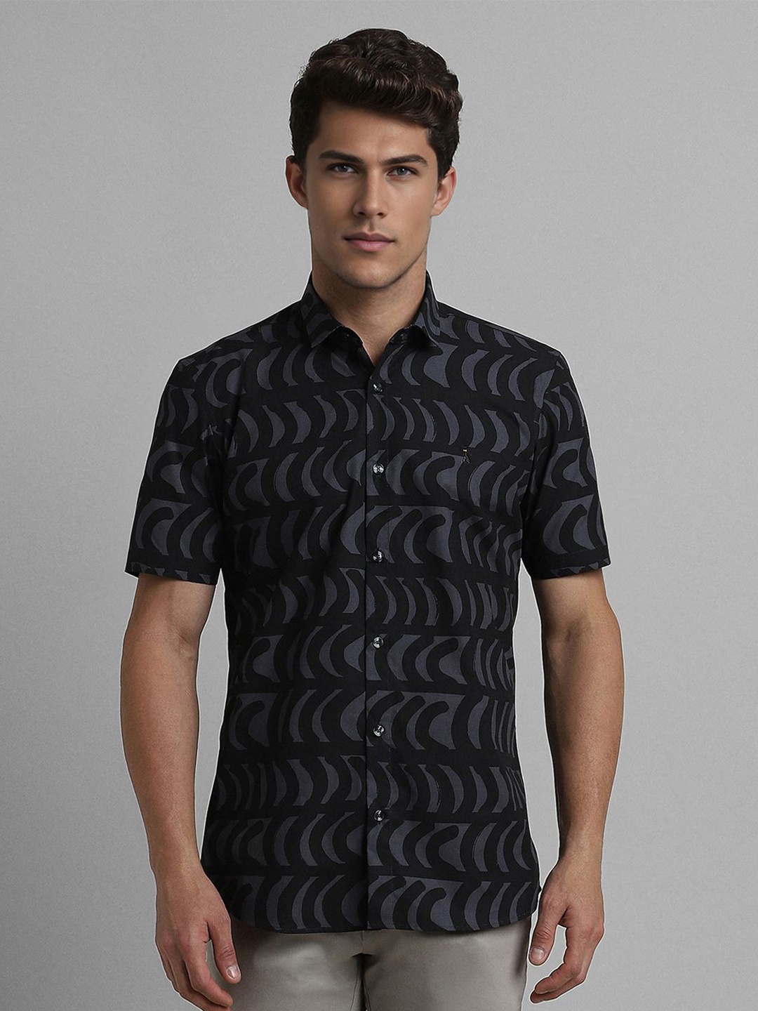 

SIMON CARTER LONDON Men Spread Collar Abstract Printed Cotton Casual Shirt, Black