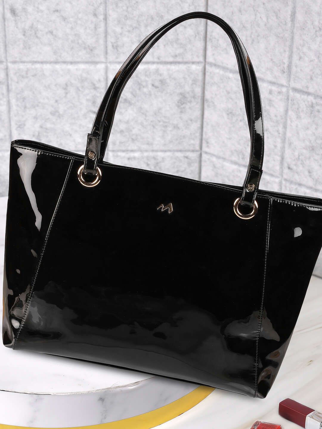 

Metro Women Solid Shopper Shoulder Bag, Black