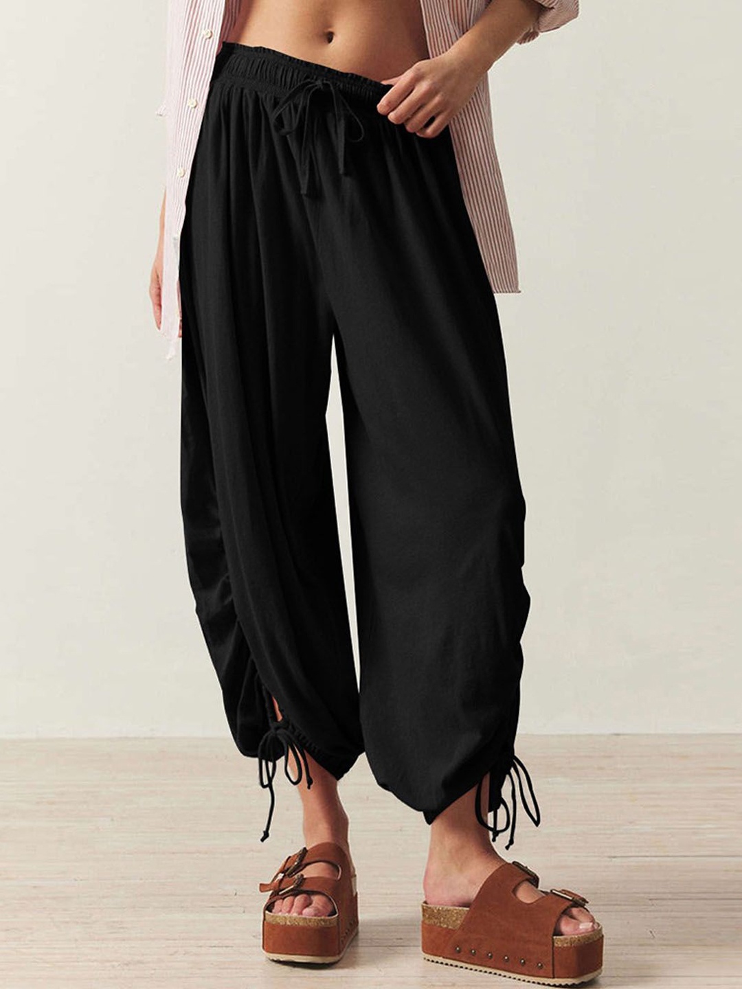 

StyleCast Women Jodhpuris Mid-Rise Regular Fit Trousers, Black