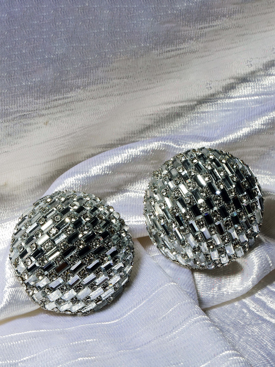 

Maansh Silver Plated Stone Studded Contemporary Studs