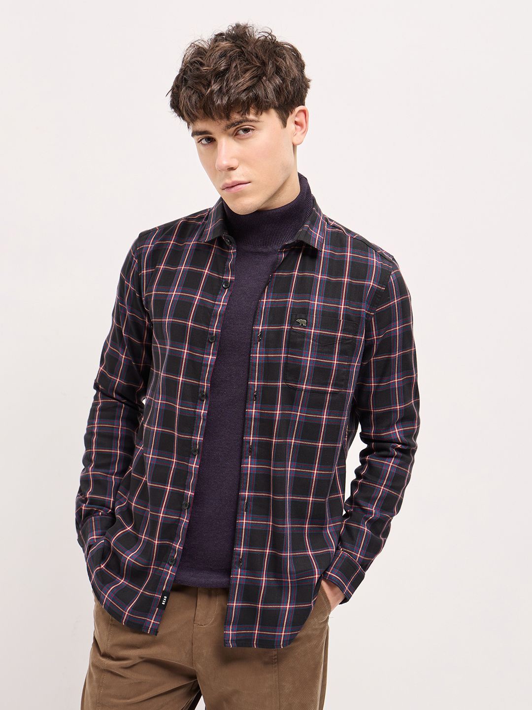 

THE BEAR HOUSE Men Spread Collar Windowpane Checked Cotton Slim Fit Shirt, Black