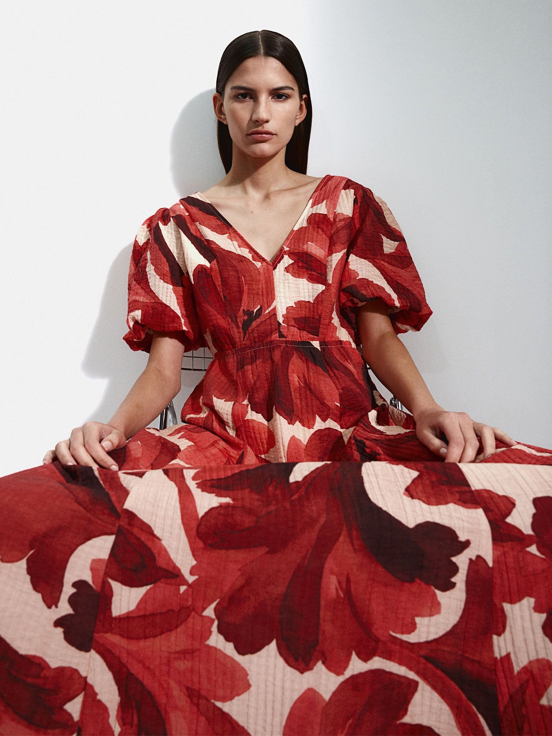 

H&M Printed V-Neck Dresses, Red
