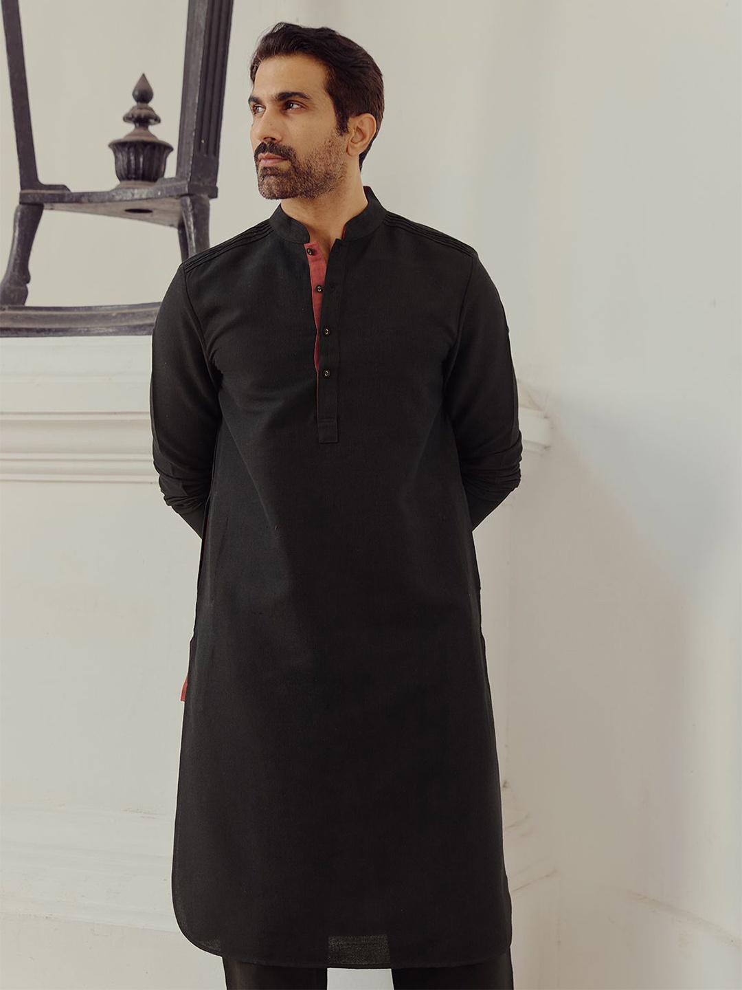 

Andamen Mandarin Collar Cotton Wool Straight Kurta, Black