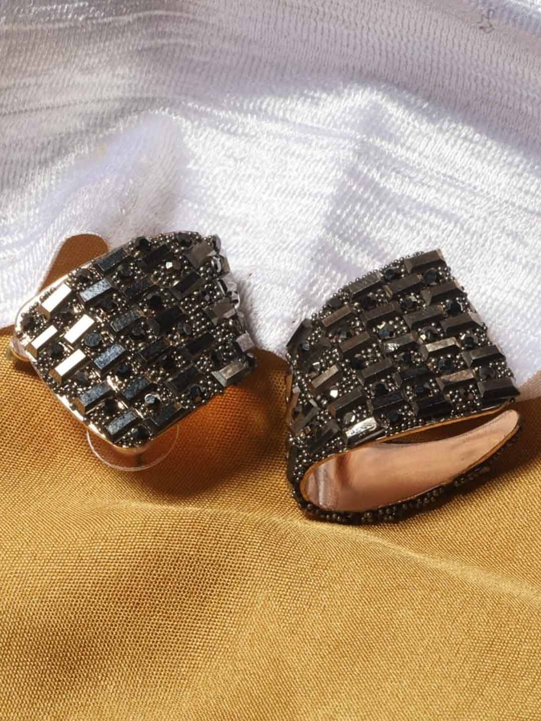 

Maansh Rose Gold Plated Cubic Zirconia Contemporary Studs