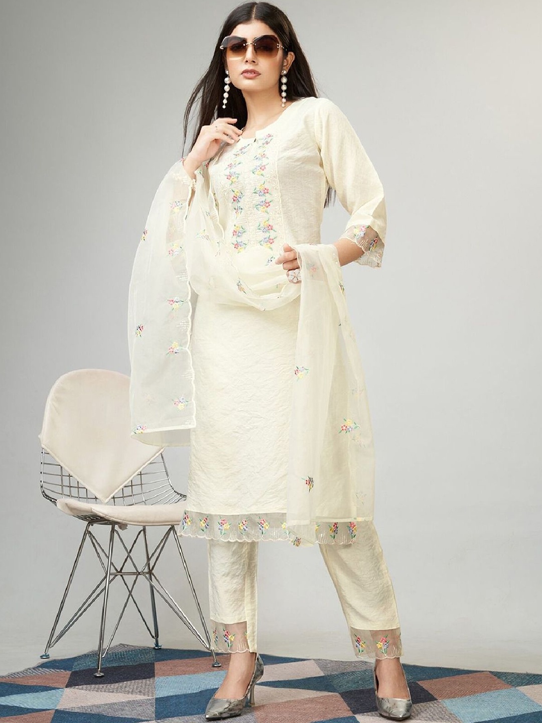 

Yara Creation Floral Embroidered Round Neck Regular Kurta With Trouser With Dupatta, Off white