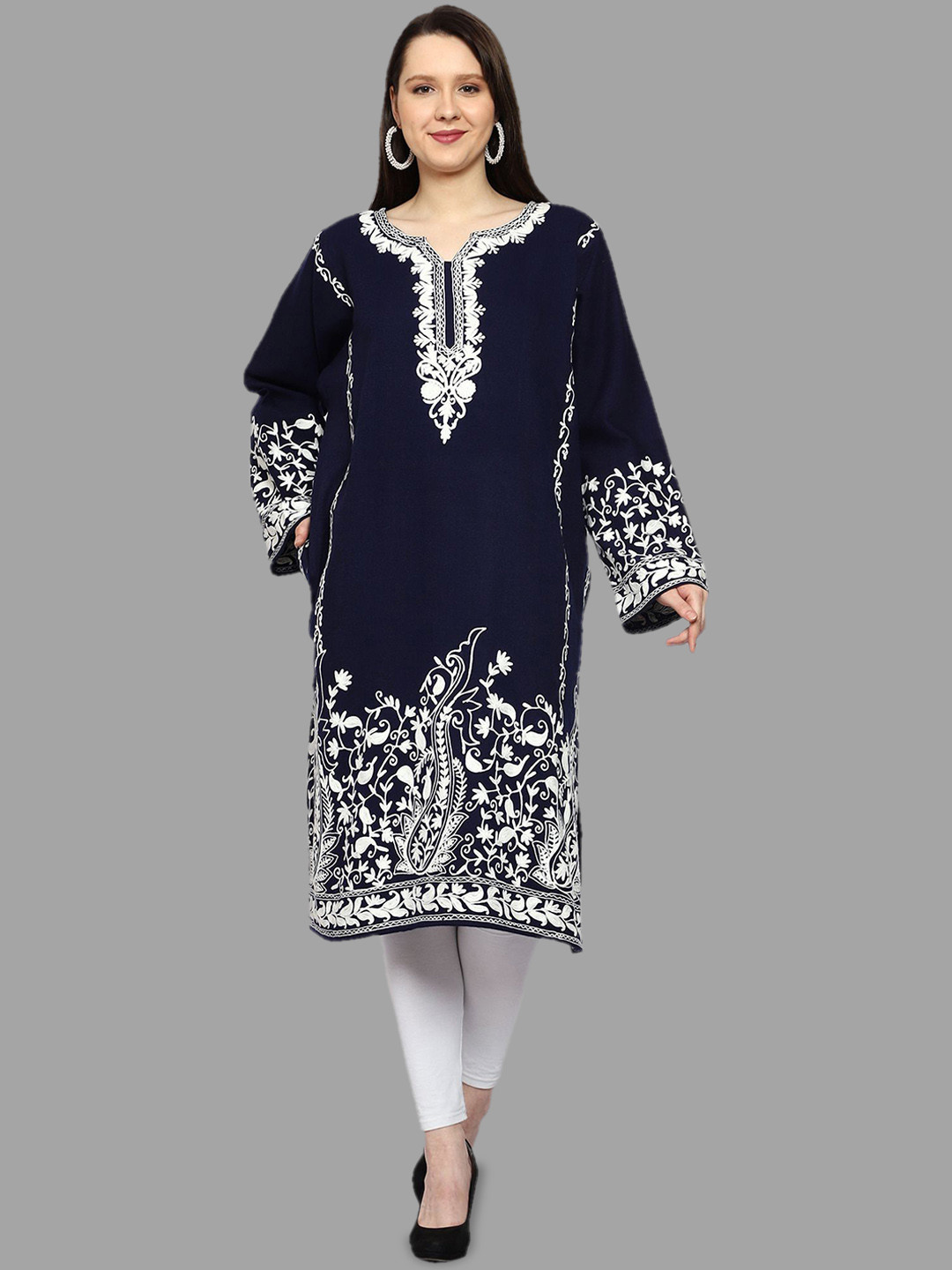 

CRAFTBAZAR Floral Embroidered Flared Sleeves Thread Work Straight Kurta, Blue