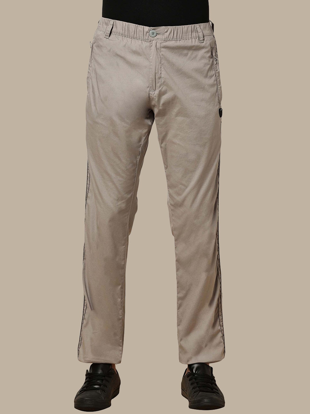 

beevee Men Classic Fit Mid-Rise Trousers, Grey