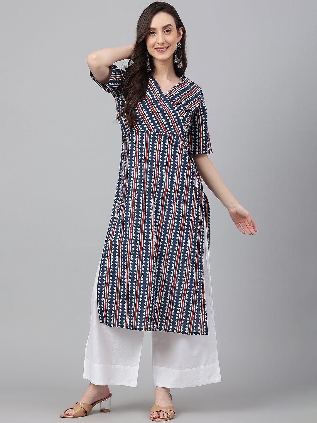 

KALINI Geometric Printed Angrakha V-Neck Pure Cotton Straight Kurta, Navy blue